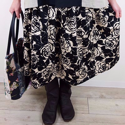 [予約販売] 切り絵フラワーブラックタックスカート**卒園　卒業　入学式　ブラックフォーマル　冠婚葬祭　ブライダル