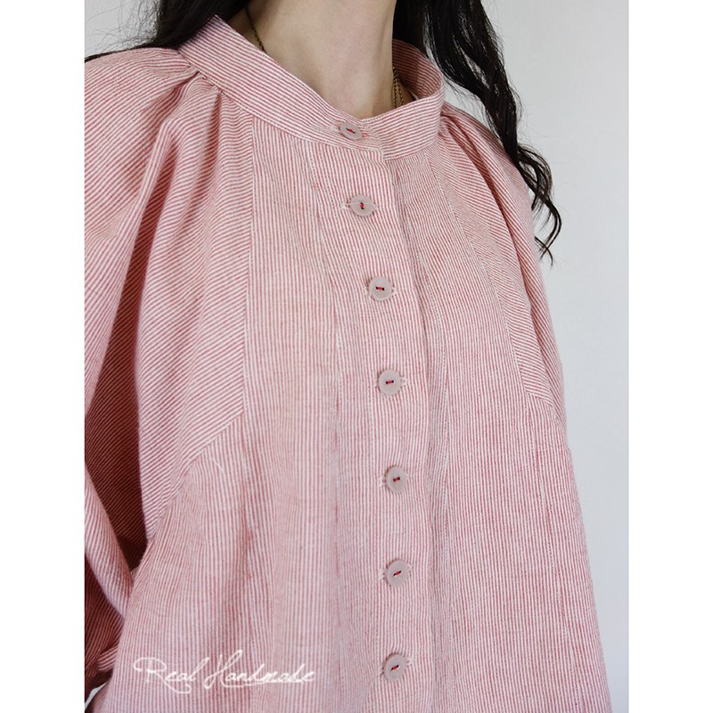 [予約販売]　ワッシャーストライプチビスタンドドルマン羽織りブラウス 9,192円