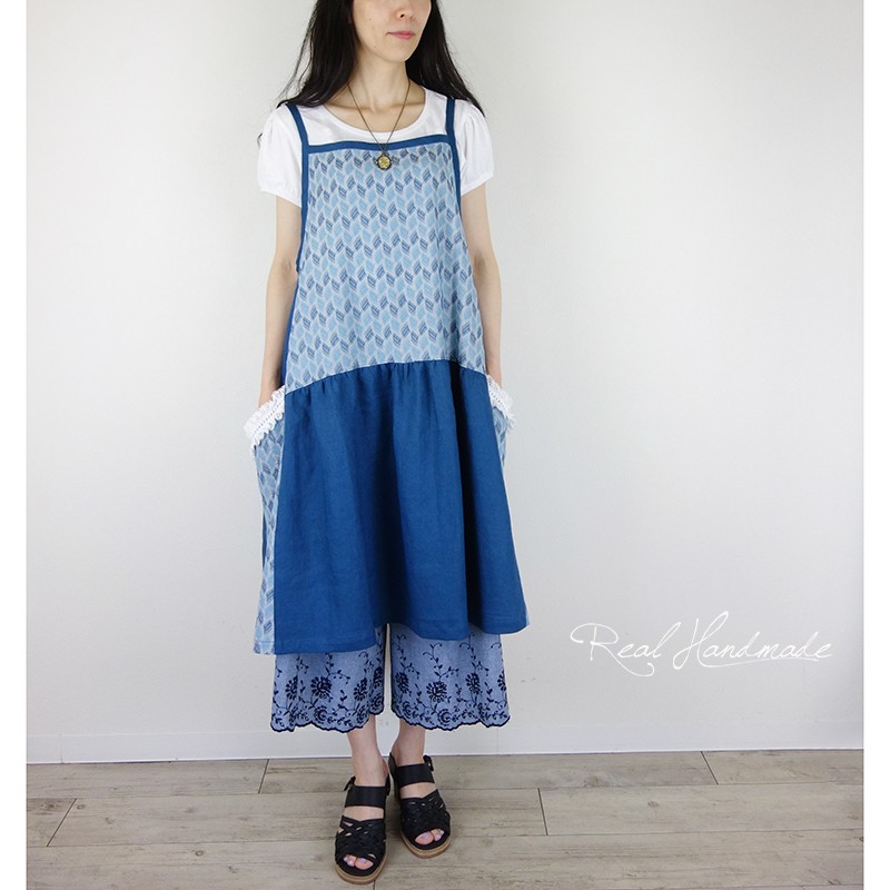 [予約販売] ネイビーブルーリネンと刺繍脇下がりキャミワンピース