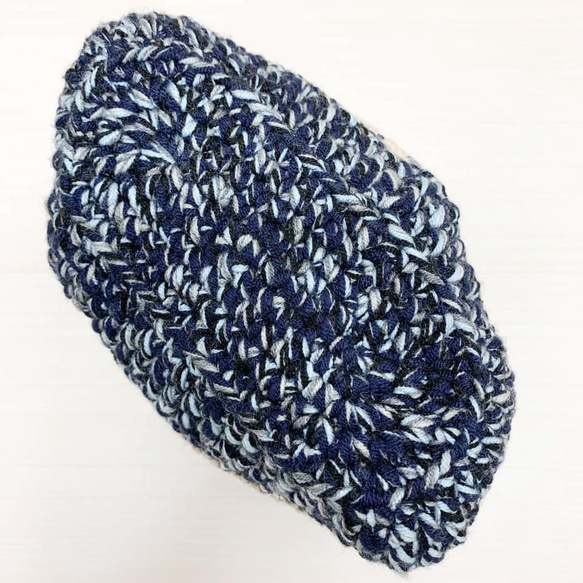 涼し気な2色の毛糸の手編み　ニットミニバッグ　マルシェバッグ　グラニーバッグ 4枚目の画像