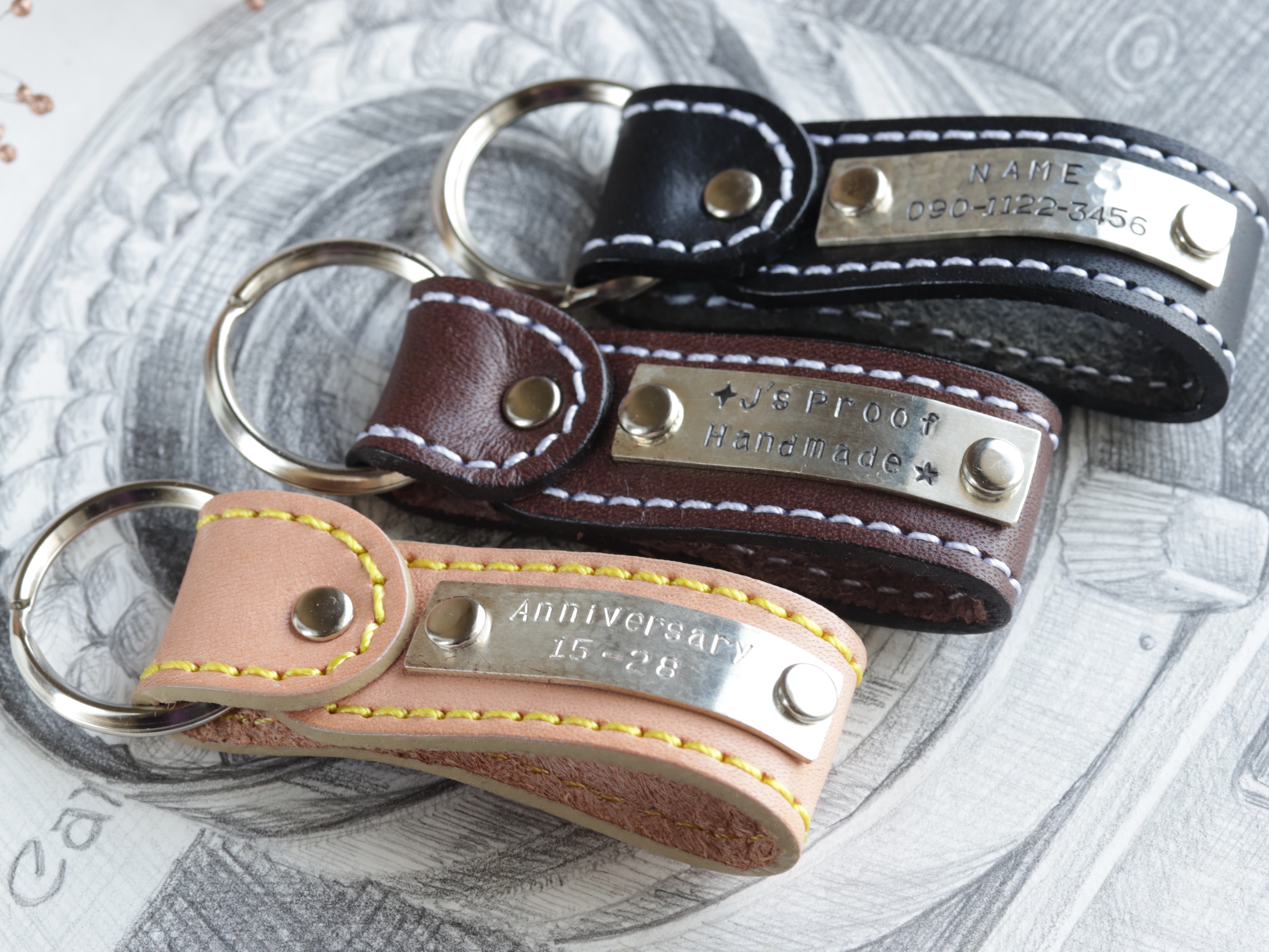 3行刻印シルバープレートレザーキーホルダー革婚式３年記念日に