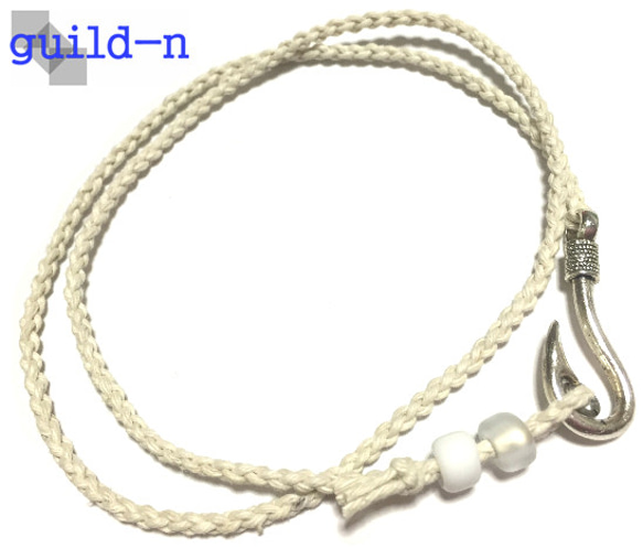 guild-n ★ 白 ２連２重巻き 釣り針 フィッシュフック ヘンプ 麻 アンクレット ブレスレット ミサンガ メンズ 1枚目の画像