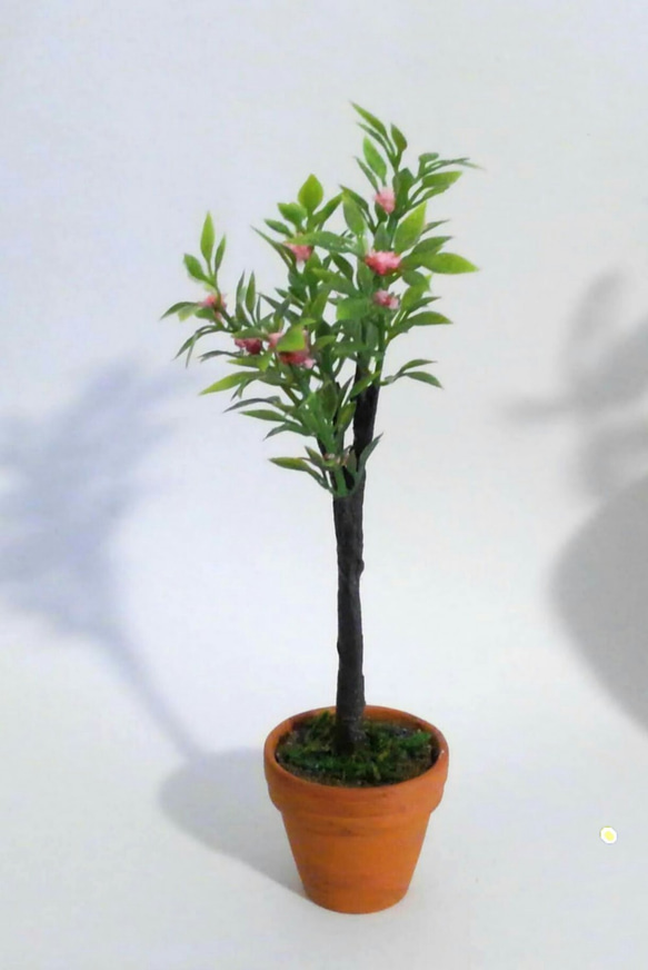 ミニチュアパーツ　～　ピンク色の＊小さなお花の植木　～ 2枚目の画像