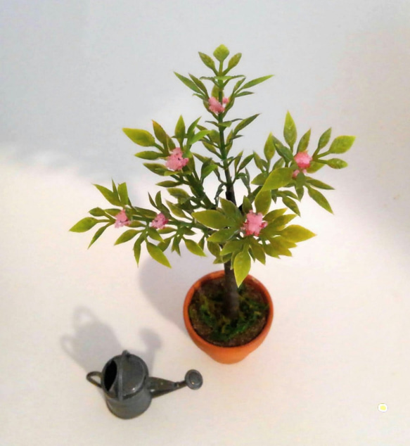 ミニチュアパーツ　～　ピンク色の＊小さなお花の植木　～ 4枚目の画像