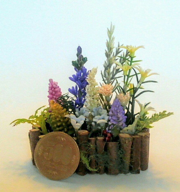 ミニチュアパーツ　～　花いっぱいの花壇（002）　～ 1枚目の画像