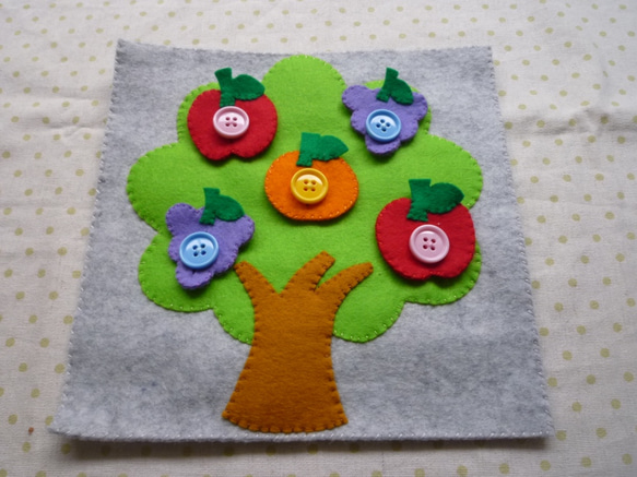 知育玩具★フルーツツリーのボタン（りんごボタンピンク） 1枚目の画像
