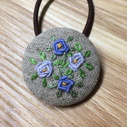 送料無料★再販なし！刺繍ヘアゴム 紫薔薇 2枚目の画像