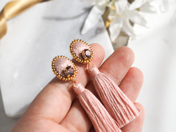 petite jewelry ～ smoky pink ～ 刺繍 ピアス / イヤリング 5枚目の画像