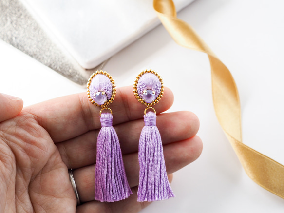 petite jewelry ～ light purple ～ 刺繍 ピアス / イヤリング 4枚目の画像