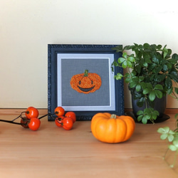 手刺繍の小さな額縁 ハロウィン かぼちゃ 1枚目の画像