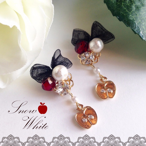白雪姫image♪黒リボンとりんごピアス/イヤリング ピアス（その他
