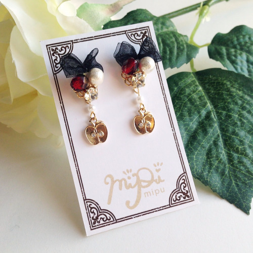 白雪姫image♪黒リボンとりんごピアス/イヤリング ピアス（その他