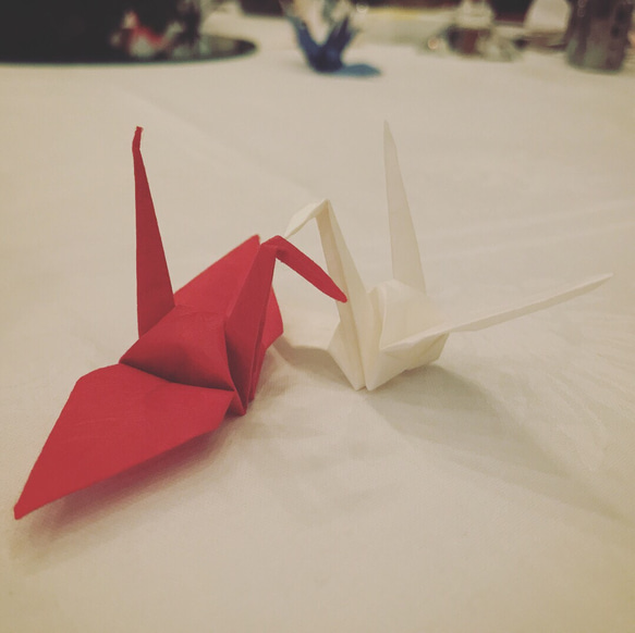 【残り2組様】限定手作り和紙による色とりどりの祝い鶴。折り鶴シャワー。 1枚目の画像