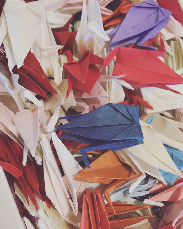 【残り2組様】限定手作り和紙による色とりどりの祝い鶴。折り鶴シャワー。 3枚目の画像