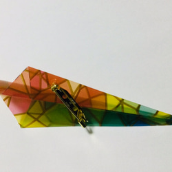 ステンドグラス風折り紙・飛行機ブローチ 3枚目の画像