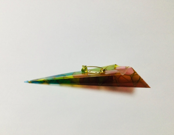 ステンドグラス風折り紙・飛行機ブローチ 4枚目の画像
