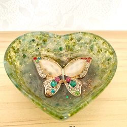 蝶とハートの可愛い小物入れ　オルゴナイト　グリーン 1枚目の画像