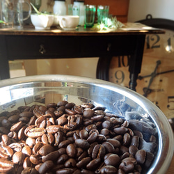 全て出荷日焙煎。カフェインレスコロンビア 『天使がまいおりる珈琲豆店』（85gを2袋） 2枚目の画像