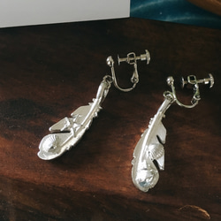 純銀☆SV999・フェザーと貝殻・ヒトデチャームのイヤリング 3枚目の画像
