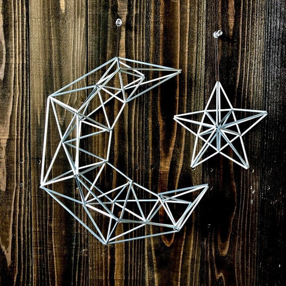 ヒンメリ「三日月」moon 月オーナメント 野外使用可なアルミ製　幾何学オブジェ　シルバー　クリスマスオーナメント 2枚目の画像