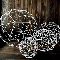 ヒンメリ「惑星」中サイズ 22cm球体 オーナメント 野外使用可なアルミ製　幾何学オブジェ　シルバー　クリスマスオーナメ 2枚目の画像