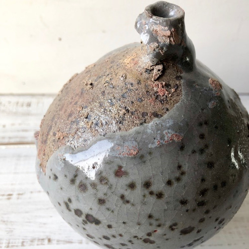 天融地☆「珪藻土とクレーターの一輪挿し」陶芸作品 花器 1点物 花瓶
