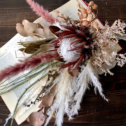 パンパスグラスとニュアンスカラーのフライングリース グレベリア