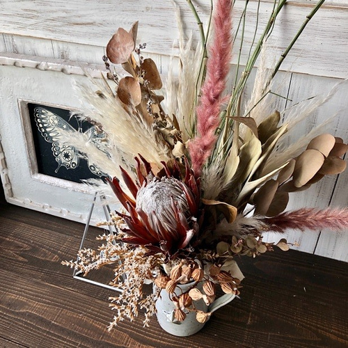 星月猫☆「プロテアマディバとパンパスグラス、グレビレアバイレヤナの