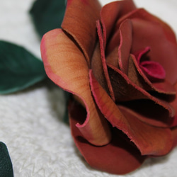 エンボス加工革のバラを染色はつまん形作る咲きます 4枚目の画像