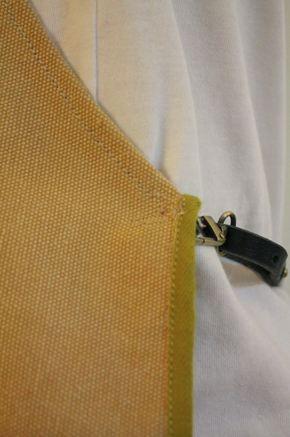 瓢蟲工作圍裙  帆布與皮革的結合 男女通用尺寸 客製化口袋 第6張的照片