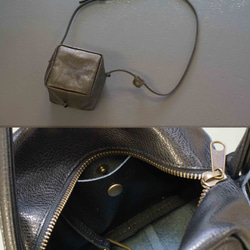 艶ブラックレザーキューブポシェット◎内装キーホルダー付き：ポケット機能充実しています。 3枚目の画像