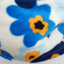 幅広タイプ(約35✕75)毛布のように温かく柔らかなフランネルのスヌード☆北欧風/フラワー柄/花柄☆ブルー/ネイビー/白 2枚目の画像