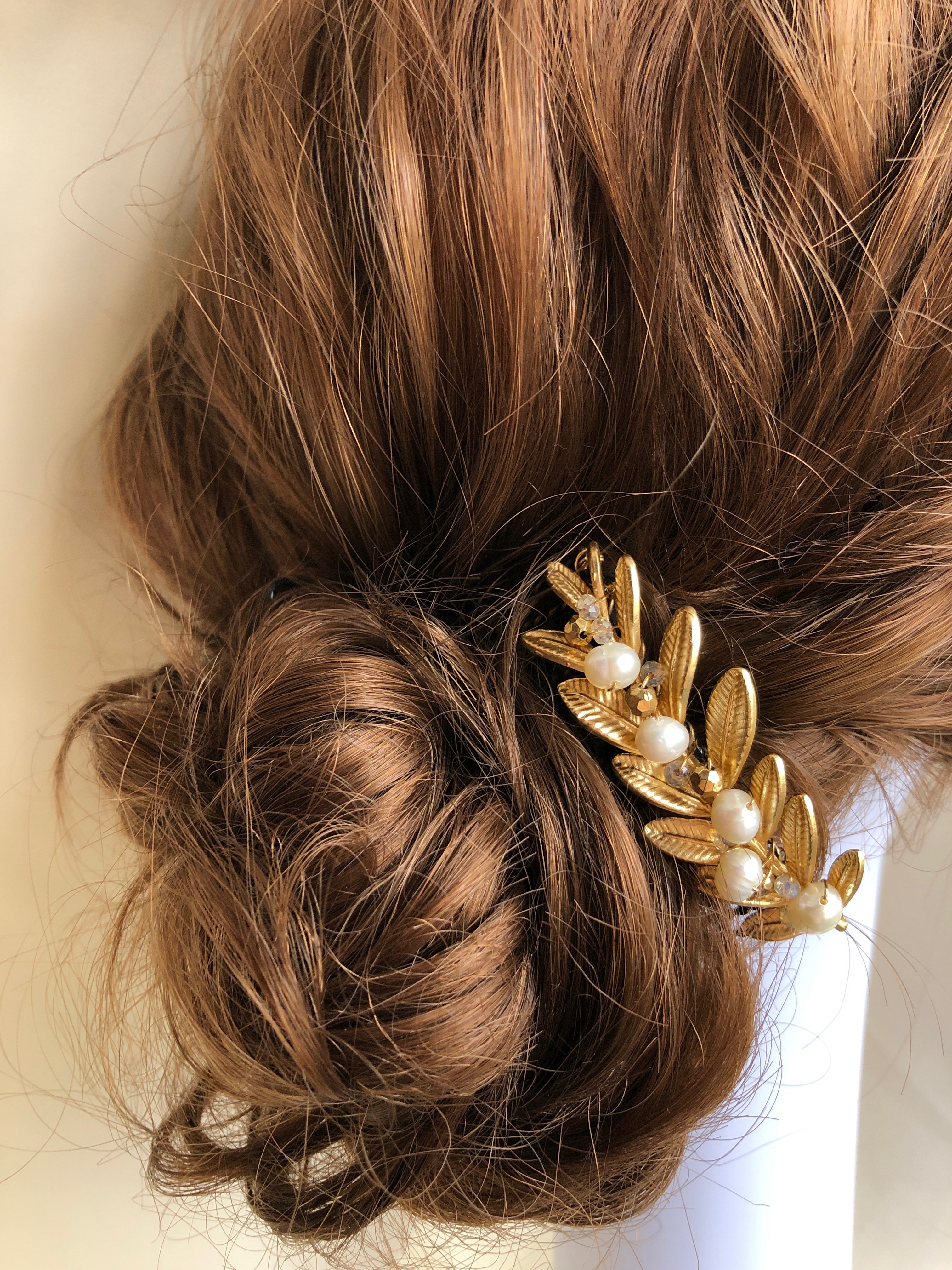 秋のナチュラルリーフと淡水パールのヘアコーム