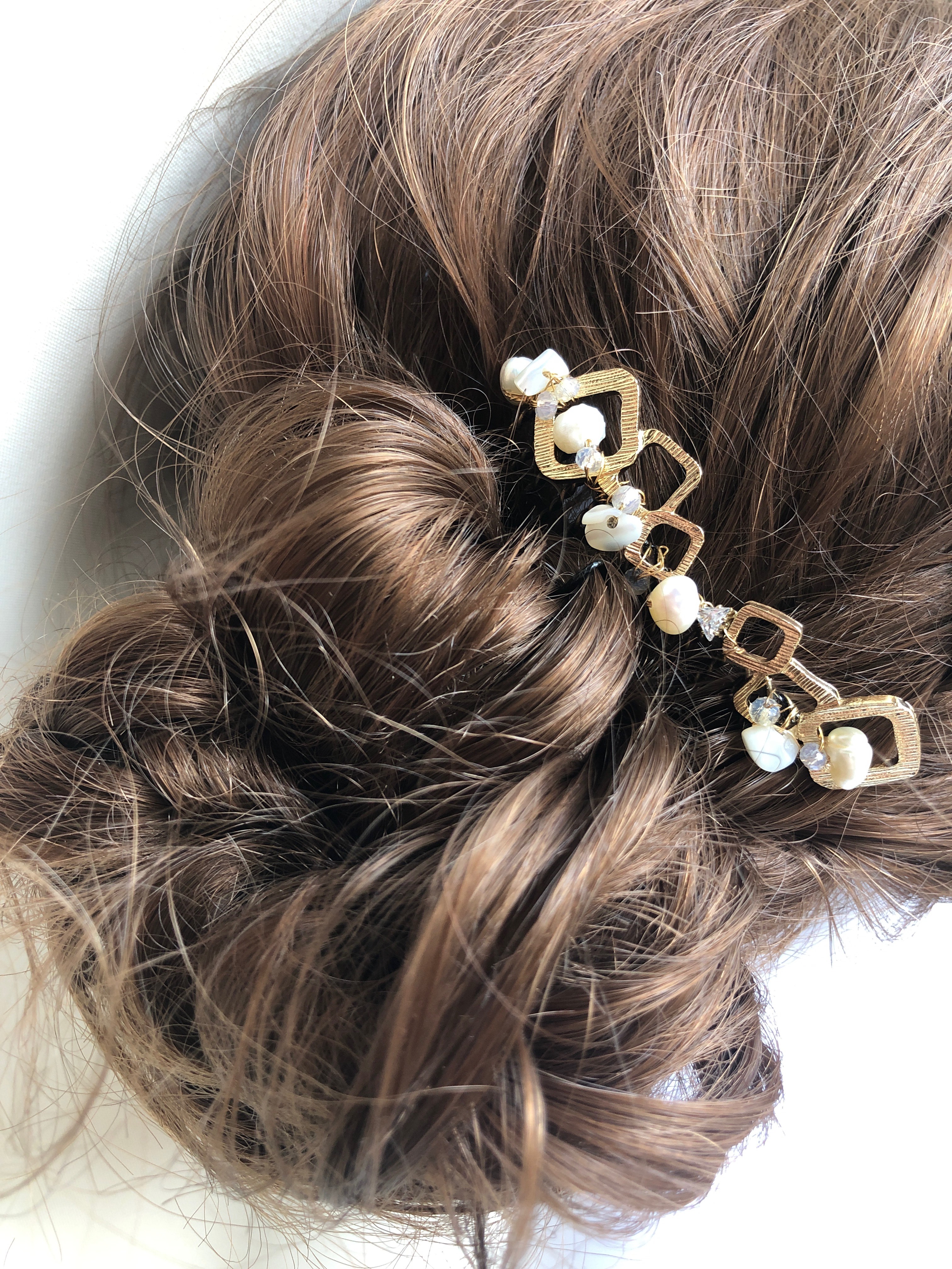 淡水パールとさざれ天然石のスクエア透かしコーム