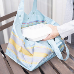 【防水、撥水トートバッグ】Lunch Tote  リーフボーダー：サックス 1枚目の画像