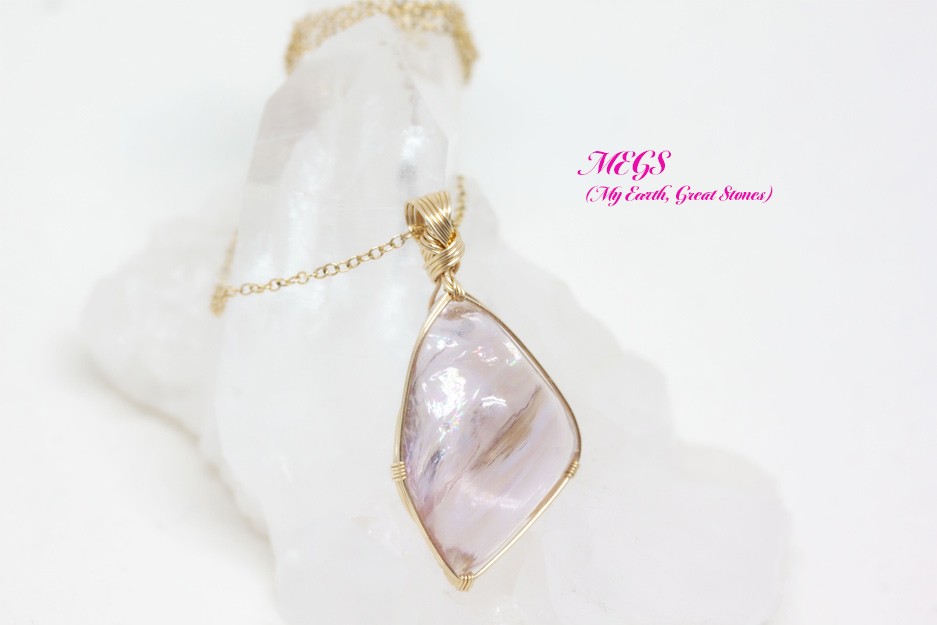 【女神巻き®】 アンダラクリスタル  レインボーピンク ～Spectrum ワイヤーアートペンダントトップ【満月制作】