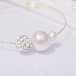 棉花珍珠及水晶珠的細線手鍊 第2張的照片