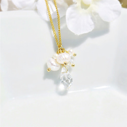 innocent white necklace 1枚目の画像