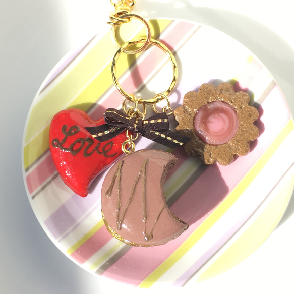 チョコマカロンと LOVEチョコレート バッグチャーム フェイクスイーツ 2枚目の画像