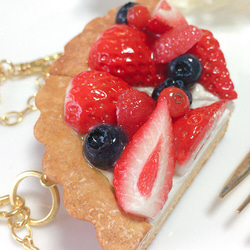 草莓醬漿果餡餅袋飾物假甜點 第3張的照片