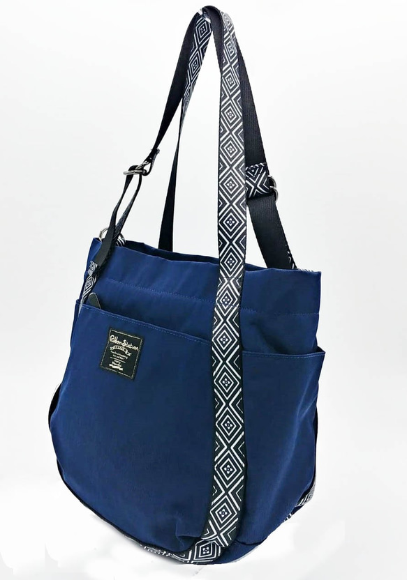 Deep dark blue nylon tribal pattern strap 3 ways handbag 第2張的照片