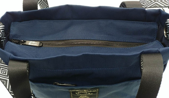 Deep dark blue nylon tribal pattern strap 3 ways handbag 第6張的照片