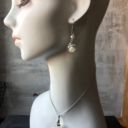 スノードームピアス ピアス（フック・チェーン） 絵灯花 通販 6358518