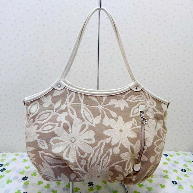 ラスト1点　期間限定50％OFF￥23000→￥11500　ドイツ製素材のファスナー付きグラニーバッグ　アイボリー