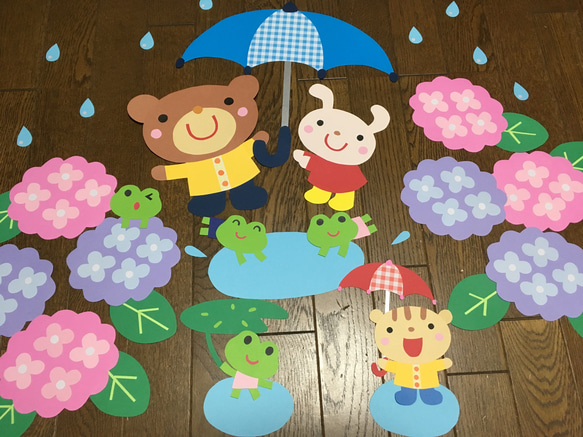 ☆大きな壁面飾り☆雨の日でも楽しいよ 梅雨 傘 ６月 幼稚園 保育園 施設 病院 1枚目の画像