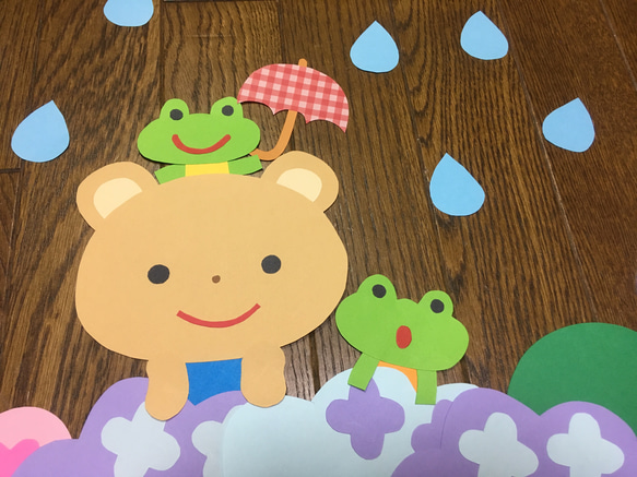 ☆大きな壁面飾り☆そーっとのぞいてみてみよう 梅雨 かさ あじさい かえる 幼稚園 保育園 施設 病院 3枚目の画像