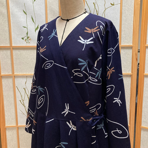 ☆浴衣リメイク☆カシュクールワンピース(長袖/ネイビー/蜻蛉