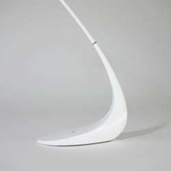 LEDテーブルライト Luce lucciola (ルーチェ・ルッチョラ) WHITE｜ホワイト (三分艶 粉体塗装) 6枚目の画像