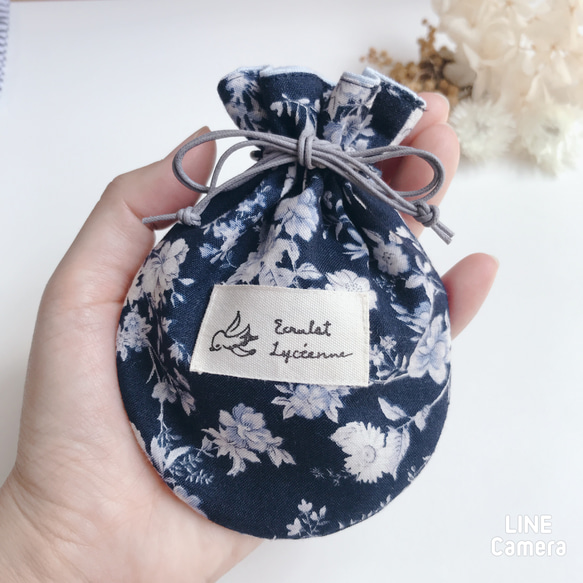 まんまる巾着　ハンドメイドポーチ　薔薇柄　巾着袋　フローラルスポット 117f8916e8694ac5f7dab6367d2c4d