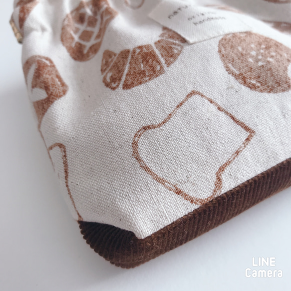 cotton linen　パン♡パパン♪  パン柄　切替マチのバネ口ポーチ　バネ口12cm 5枚目の画像